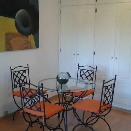 Apartamento Amueblado Estepona-marbella Un Dormitorio, 2 Camas, Sofa Cama Salon, A 1 Km Playa, Cortas Temporadas. Apartment *